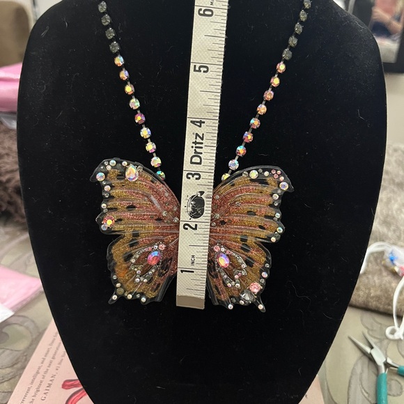 Betsey Johnson RARE Elegant Butterfly Pendant Necklace - Picture 4 of 8